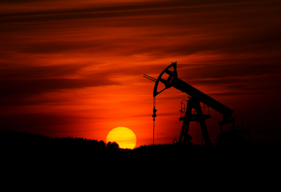 Oil well photo. Source: Photo by Zbynek Burival on Unsplash https://unsplash.com/@zburival