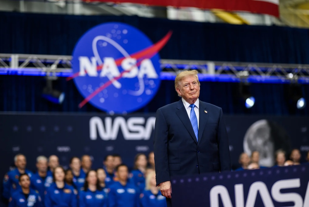 Aug. 28, 2026, at NASA’s Johnson Space Center in Houston, President Donald J. Trump participates in a Congressional Space Medal of Honor Ceremony. Those honored: NASA astronauts Victor Glover and Christina Koch, CSA (Canadian Space Agency) astronaut Jeremy Hansen, and NASA astronaut Reid Wiseman. Source: https://www.whitehouse.gov/gallery/president-donald-j-trump-participates-in-a-congressional-space-medal-of-honor-ceremony-at-the-nasa-johnson-space-center/