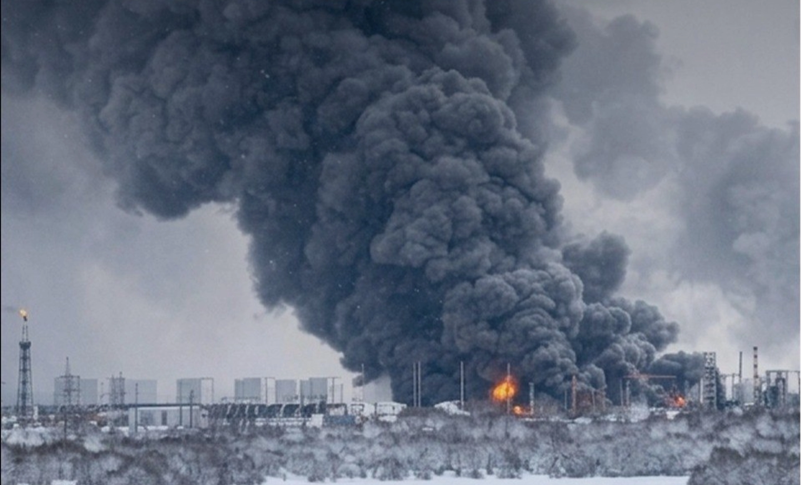 Aug. 14, 2026, the Strategic Communications Department of the Armed Forces of Ukraine published an image on Telegram showing a fire at an industrial facility with the caption: “We’ll warm ourselves with the fire of Russian oil refineries.” Source: Photo by Armed Forces of Ukraine, https://www.kyivpost.com/post/82362