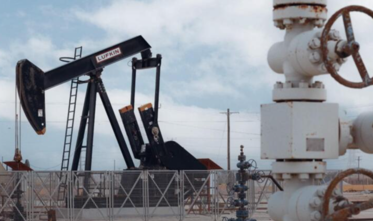 Photo: The Bahrain Field Oil and Gas Development and Expansion Program is a major development project which is expected to be one of the Group’s largest projects in the medium-term, and consists of a number of related oil and gas development projects which are managed in a coordinated manner with a view to maximizing onshore oil and gas production and recovery. Source: https://www.bapcoenergies.com/our-projects/bahrain-field-oil-and-gas-development-and-expansion, Bapco Energies.