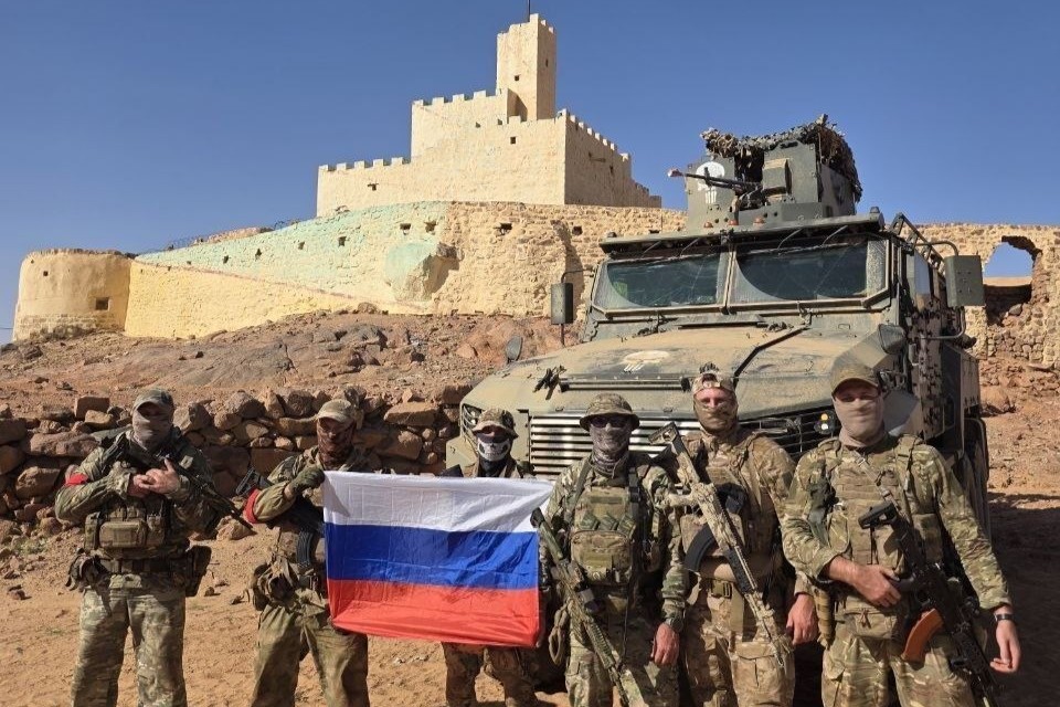 In a statement posted to Telegram, the Africa Corps said the operation ran from October 1 through October 7 and involved Malian army units and Russian forces working with the GATIA and MSA armed groups.
The GATIA and MSA, which are mainly Tuareg, have cooperated with the Malian government against separatists and jihadist groups.
The joint force advanced more than 450 kilometers from Gao toward Kidal through difficult terrain, including mined areas, while taking control of settlements along the route, according to the Corps.
Russian and Malian aircraft provided air support to the ground advance, striking what the Africa Corps described as militant positions around Kidal as well as rear facilities in nearby Abeïbara, Tin-Essako, Talahandak, Tinzaouaten and Tessalit.