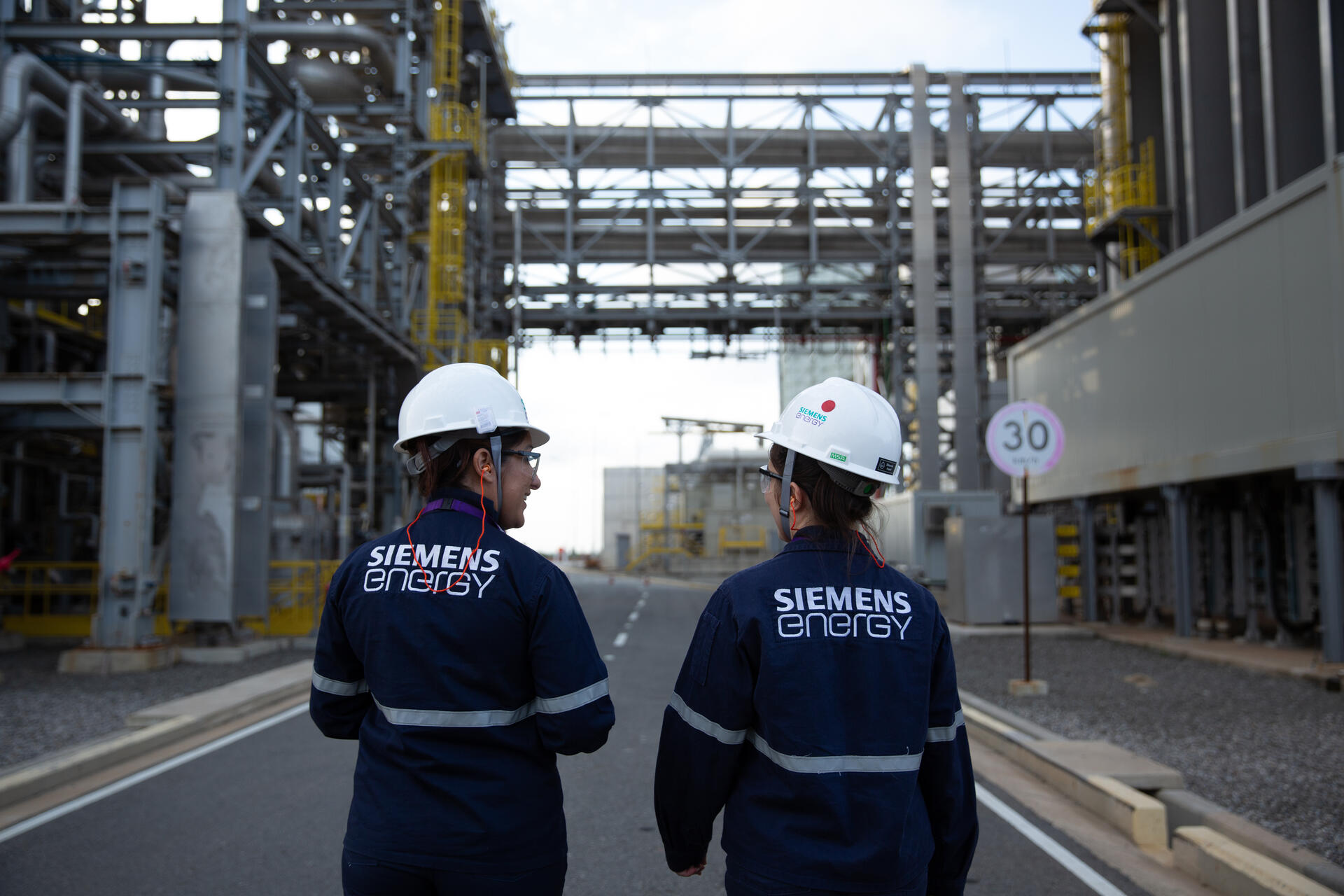 Siemens Energy's dedicated service teams provide comprehensive lifecycle support, from installation and commissioning to maintenance, upgrades, and emergency response. https://www.siemens-energy.com/global/en/home/products-services/solutions-industry/oil-gas.html